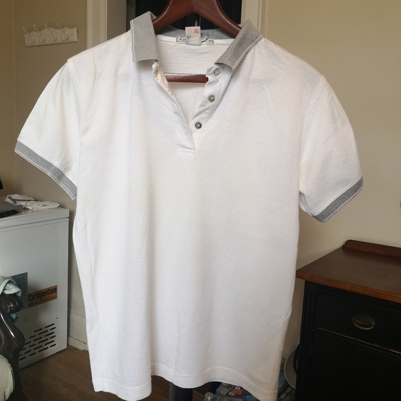 3/$20 Izod short sleeve top - Picture 2 of 7